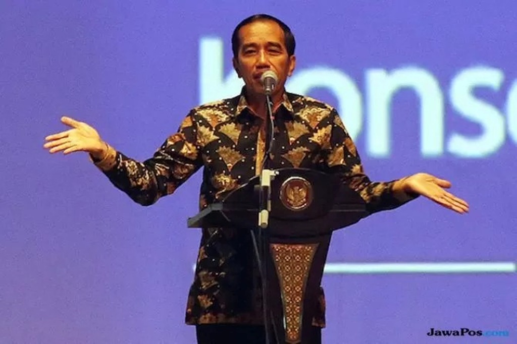 JOKOWI: Presiden Jokowi terus dicecar berbagai isu. Yang terbaru adalah tulisan alumni UGM  "I Don