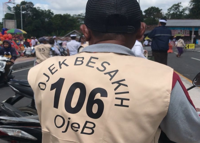 OJEK: Tukang ojek yang ditata oleh Badan Pengelola Kawasan Suci Pura Agung Besakih.