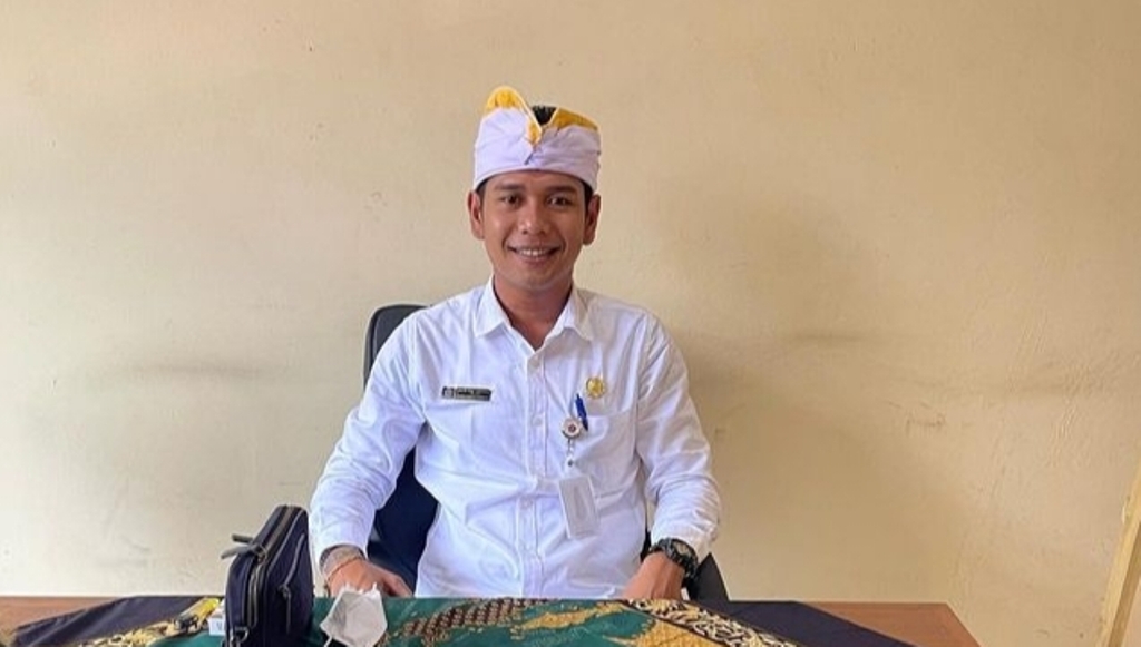 Perbekel Desa Penuktukan, Komang Gangga Prebawa