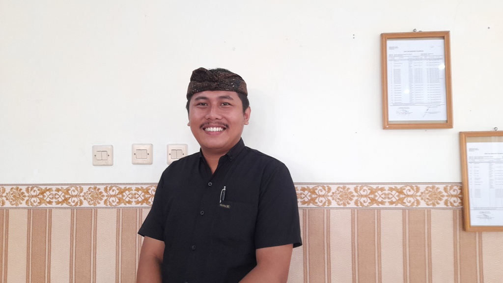 PENYULUH : Penyuluh Agama Hindu, I Made Danu Tirta mengulas Sloka 33 kitab Sarasamuscaya, soal usia muda, pohon ilalang dan Pupuh Ginanti.