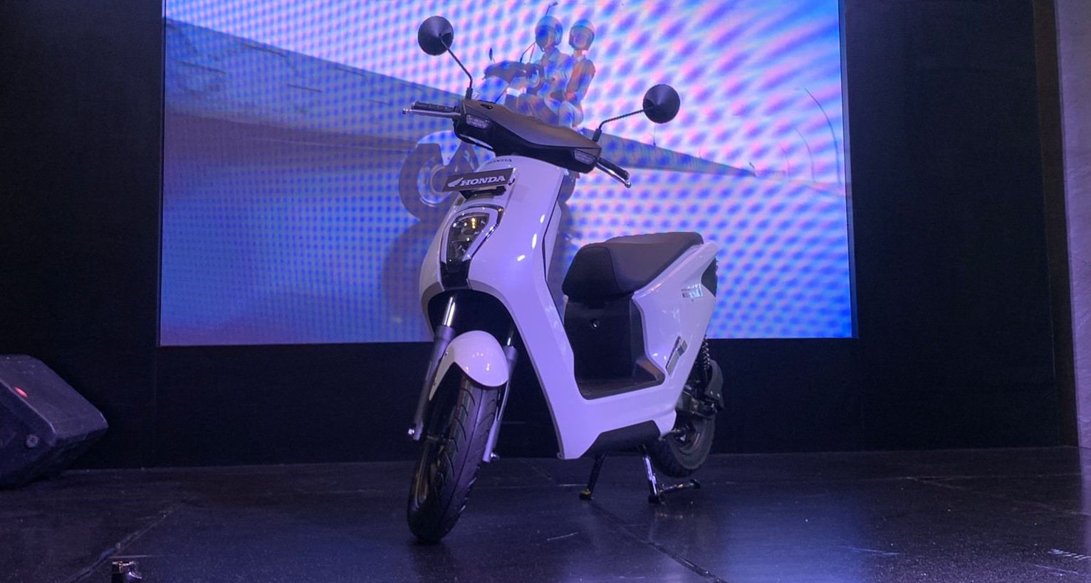 Tampilan Honda EM1 e: dan EM1 e: PLUS yang resmi rilis di Bali.