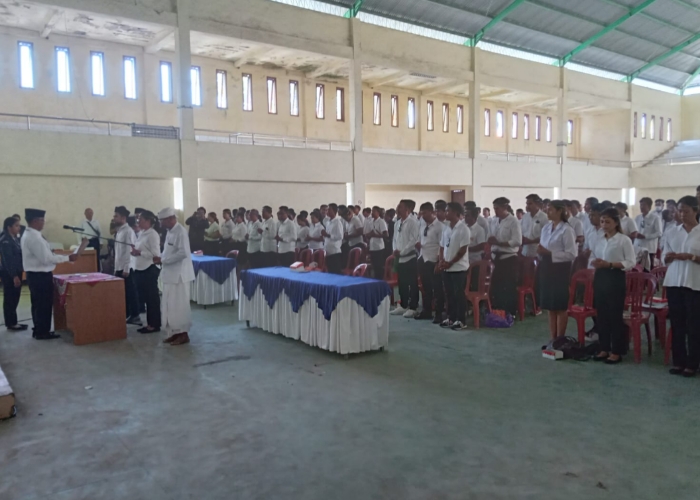 DILANTIK : Suasana pelantikan PTPS se-Nusa Penida, Senin (22/1).