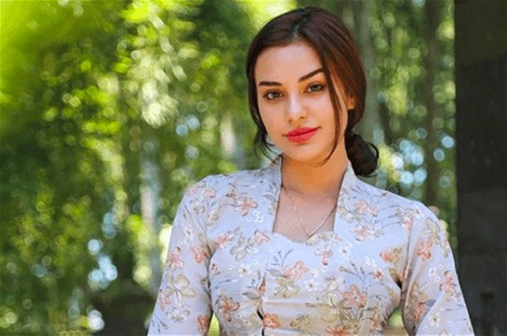 WANITA: Sejak awal peradaban agama Hindu, wanita senantiasa memegang peranan penting dalam kehidupan. Kitab Manawa Dharmasastra ungkap soal kedudukan wanita.