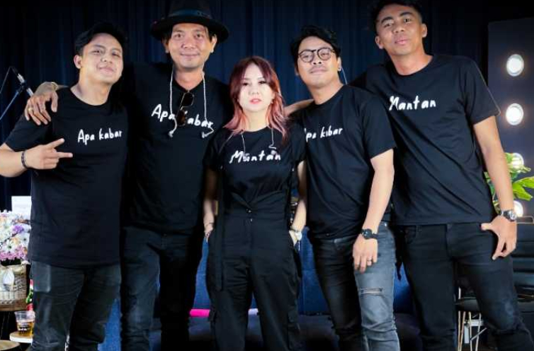 KIS Band gaet Yessy Diana dalam lagu Apa Kabar Mantan