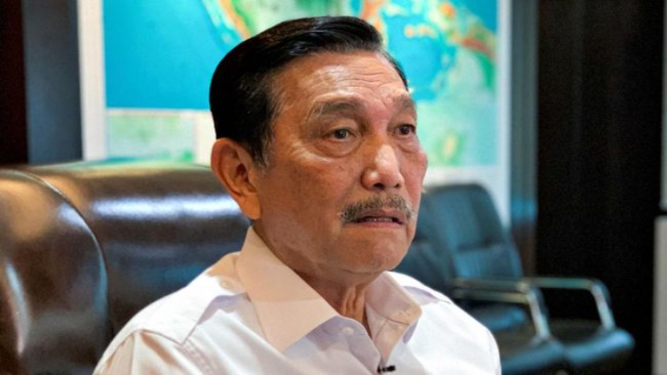 Luhut Binsar Pandjaitan sentil Tom Lembong soal sering beri contekan ke Presiden Jokowi
