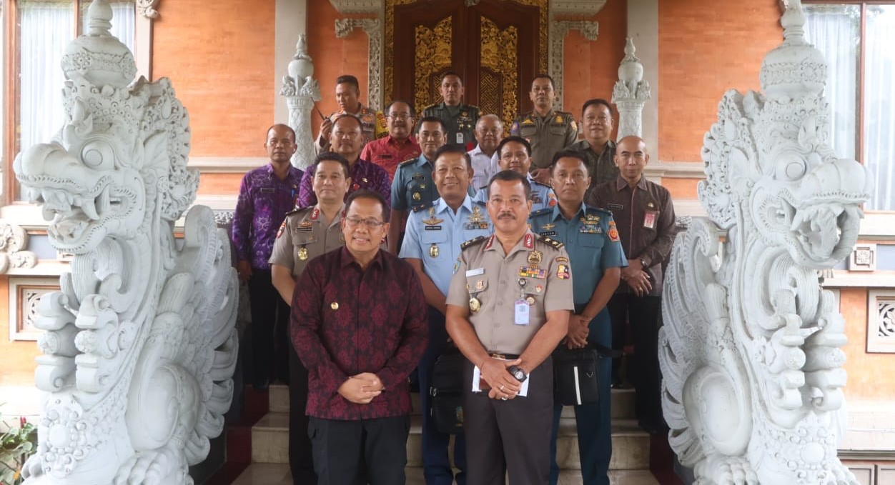 Koordinator Tim Sekretariat Dewan Ketahanan Nasional Irjen Pol I Nyoman Labha Suradnya dalam kunjungannya ke Bali diterima&nbsp;Penjabat Gubernur Bali Sang Made Mahendra Jaya, Selasa,  23 Januari 2024.