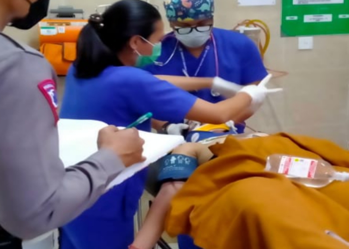 NAAS : Korban saat mendapatkan penanganan di rumah sakit.