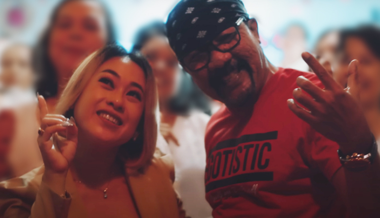 Penyanyi Senior Yong Sagita Rilis Lagu &lsquo;Saling Isengang&rsquo; feat Tri Puspa
