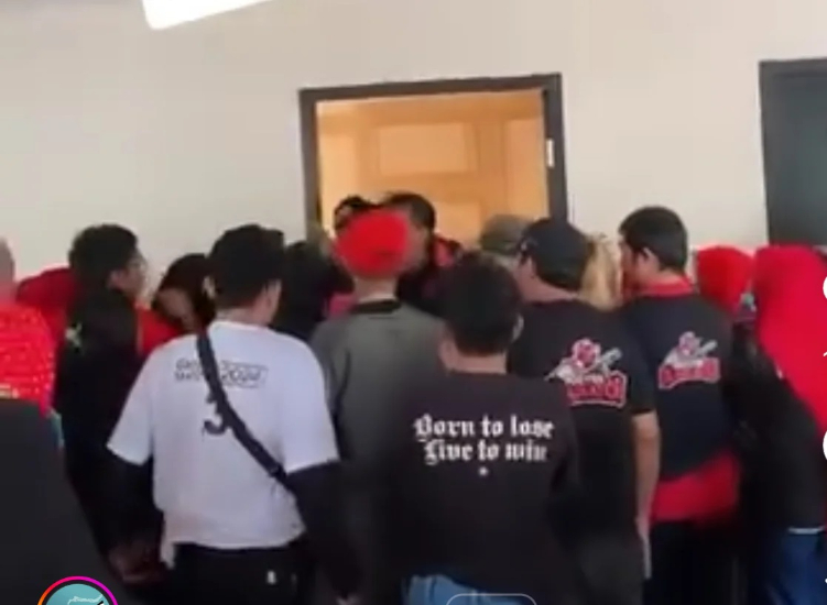 Massa Kampanye Ganjar-Mahfud di Makassar protes dapat uang kampanye Rp 10 ribu
