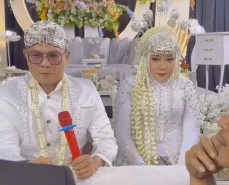 Andika Kangen Band menikahi Ayu Kartika Agustina