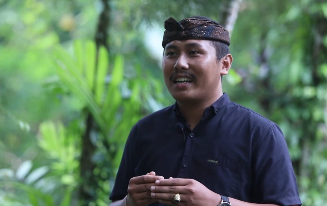 PENYULUH : Penyuluh Agama Hindu, I Made Danu Tirta berharap jangan tunda untuk berbuat bajik. Sebaiknya lakukan sejak kecil sesuai bunyi Sloka 37 Sarasamuscaya.
