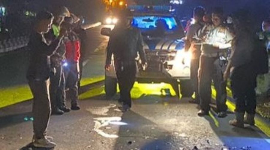 Polisi mendatangi TKP kecelakaan yang menewaskan Kusmawan di Jalan Bypass Ngurah Rai, Denpasar, Bali, Jumat, 2 Februari 2024.