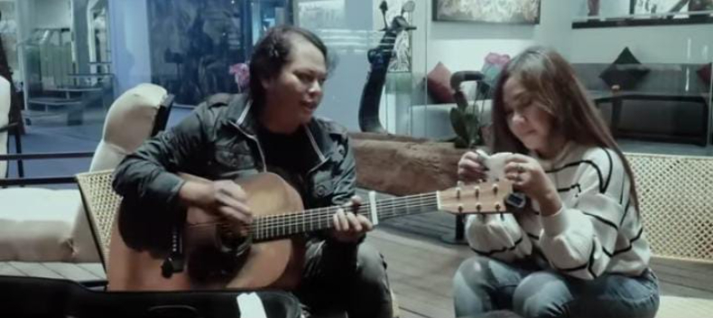 Ayu Saraswati kembali berduet dengan Ray Peni dalam lagu &lsquo;Patah Hati&rsquo;