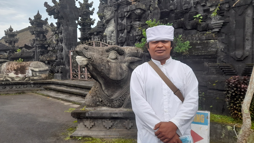 DALANG : Jero Mangku Dalang Pasek Denpasar, I Wayan Gunawan ungkap makna pemujaan kepada Sang Hyang Sengkara pada hari suci Tumpek Bubuh bagi umat Hindu.