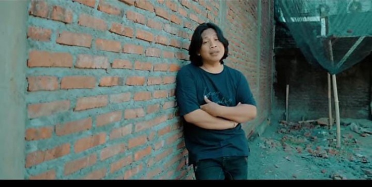 Penyanyi Adi Wisnu rilis lagu &lsquo;Sing Taen Nyerah&rsquo;
