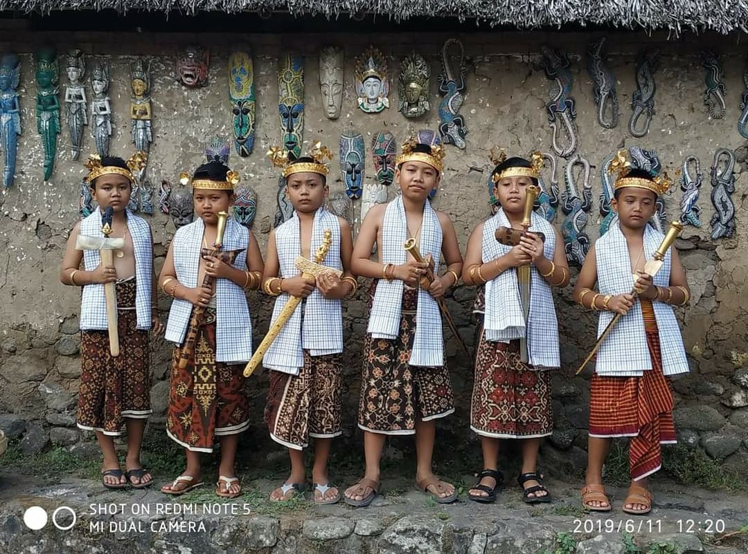 MITOS: Kain tenun gringsing  yang dihasilkan oleh Desa Tenganan Pegringsingan, Kecamatan Manggis, Karangasem Bali terkait dengan mitos Dewa Indra.