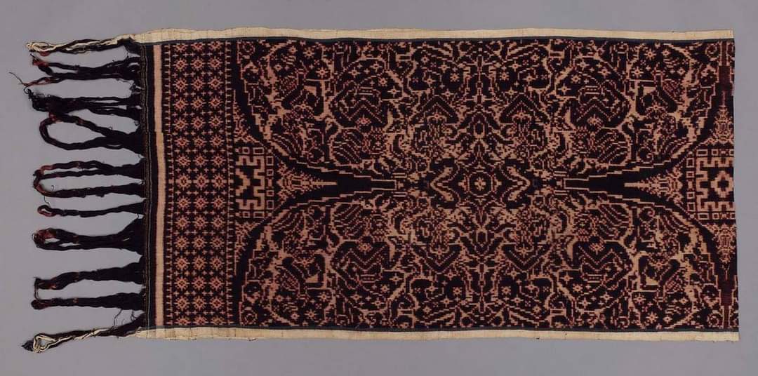 MOTIF: Motif kain tenun Gringsing di Desa Tenganan Bali ada berbagai macam. Namun ada yang nyaris punah karena tak populer dan jarang dibuat.