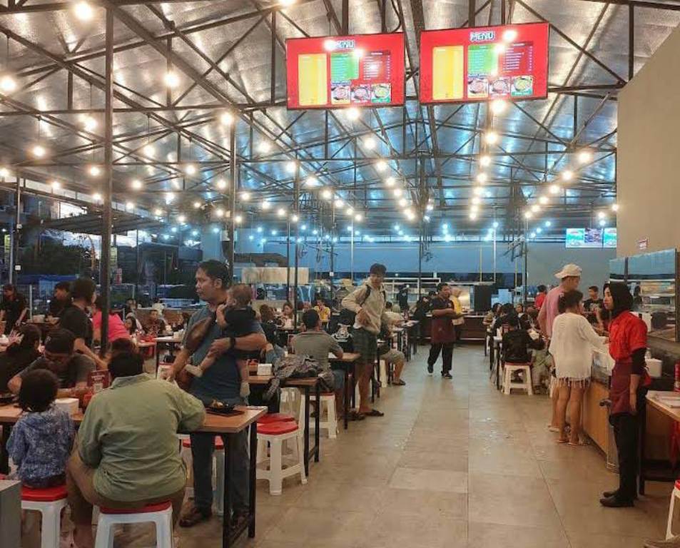 NAMPOL: Wisata kuliner makanan pedas nampol bisa dinikmati di salah satu tempat kuliner di Denpasar. Ada beragam menu yang disajikan.