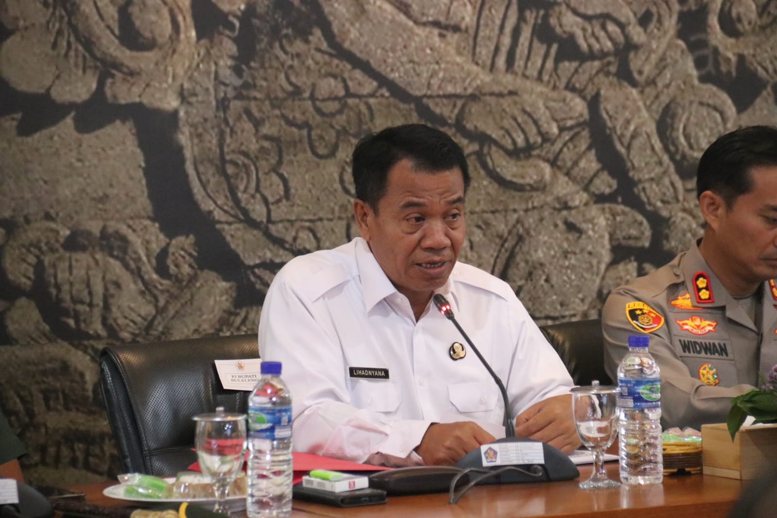 PEMILU: Rapat koordinasi pengamanan Pemilu 2024 di Kabupaten Buleleng dipimpin Pj. Bupati Ketut Lihadnyana bersama Forkopimda, KPU, Bawaslu, dan OPD terkait.