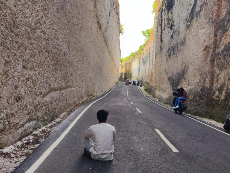 Pantai Tanah Barak di Kuta Bali menjadi salah satu Hidden Gem yang perlu dikunjungi