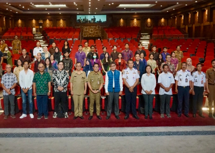 MARKET SOUNDING : Wakil Walikota Denpasar, I Kadek Agus Arya Wibawa saat membuka secara resmi Penjajagan Pasar (Market Sounding).