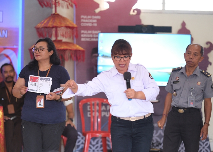 TAHAPAN : Sosialisasi pentahapan Pemilu dari Komisi Pemilihan Umum (KPU) Kabupaten Tabanan di Lapas Kelas llB Tabanan.