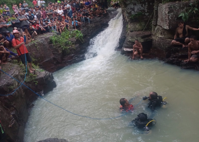 TENGGELAM : Pencarian orang tenggelam di Pangkung Cangkang Soang, Desa Tigawasa, Buleleng.