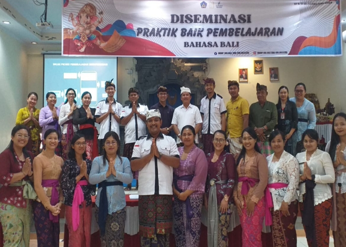 Diseminasi MGMP Bahasa Bali Kabupaten Buleleng serangkaian perayaan Bulan Bahasa Bali ke VI Tahun 2024.