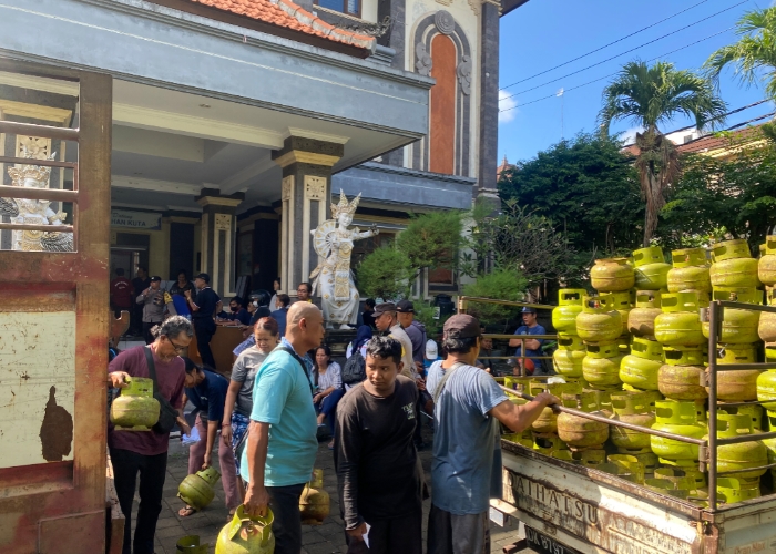 LANGKA : LPG 3 Kg yang mengalami kelangkaan di Kabupaten Badung jelang Hari Raya Galungan.