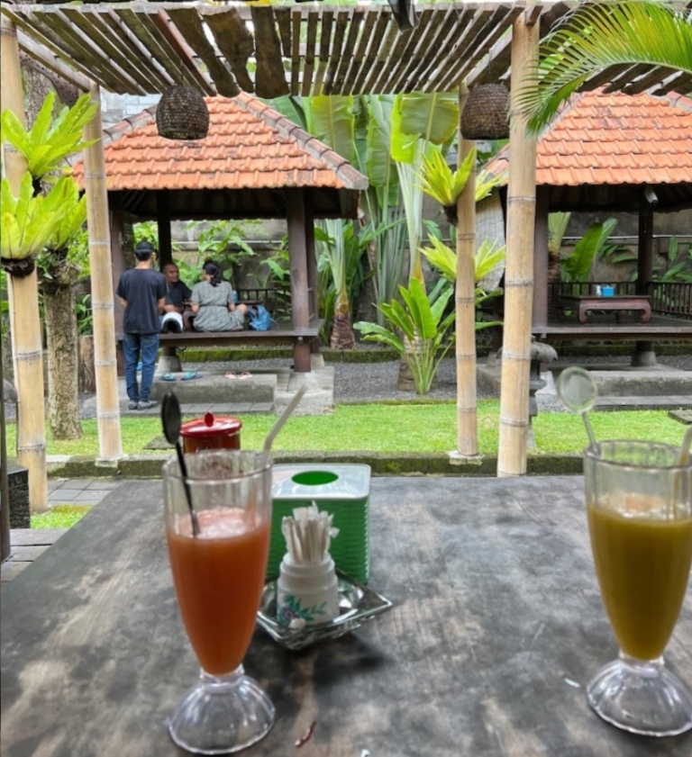 TRADISIONAL: Warung Klumpu Bali merupakan salah satu tempat untuk menikmati kuliner tradisional. Ada berbagai event dan promo yang bisa dilihat di akun Instagramnya.