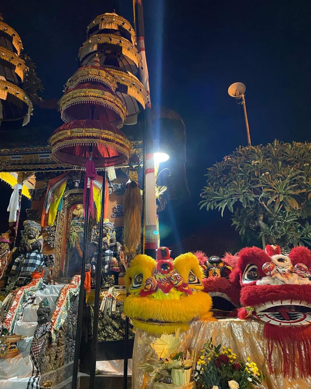 RAYAKAN IMLEK: Pura Dalem Betawi diyakini sebagai tempat memohon tamba hingga keturunan. Piodalan bertepatan dengan hari raya Imlek.