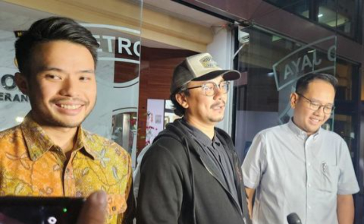 Vincent Rompies diperiksa di Polres Tangsel sebagai saksi dalam kasus bullying putranya
