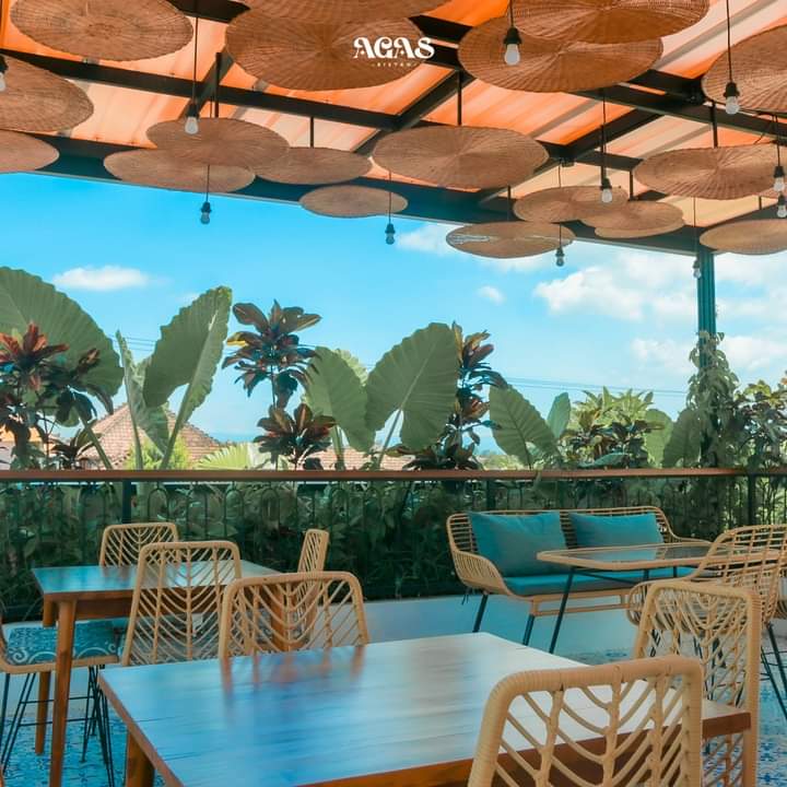 SUNSET: Agas Bistro menjadi tempat nongkrong seru yang menawarkan pemandangan sunset memukau di kawasan Sukawati, Gianyar, Bali.