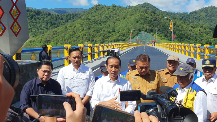 AHY bersama Presiden Jokowi menghadiri peresmian Bendungan Lolak di Sulawesi Utara