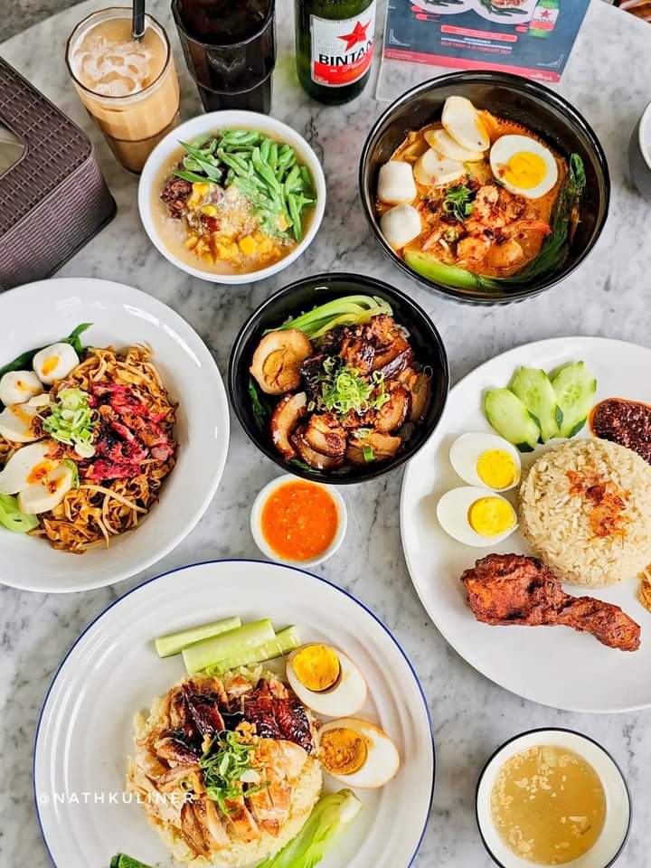 NASI HAINAN: Anna Kitchen Canggu punya menu khas nasi Hainan ala Malaysia. Ada juga menu lain yang membuat tempat ini disukai penggemar kuliner.