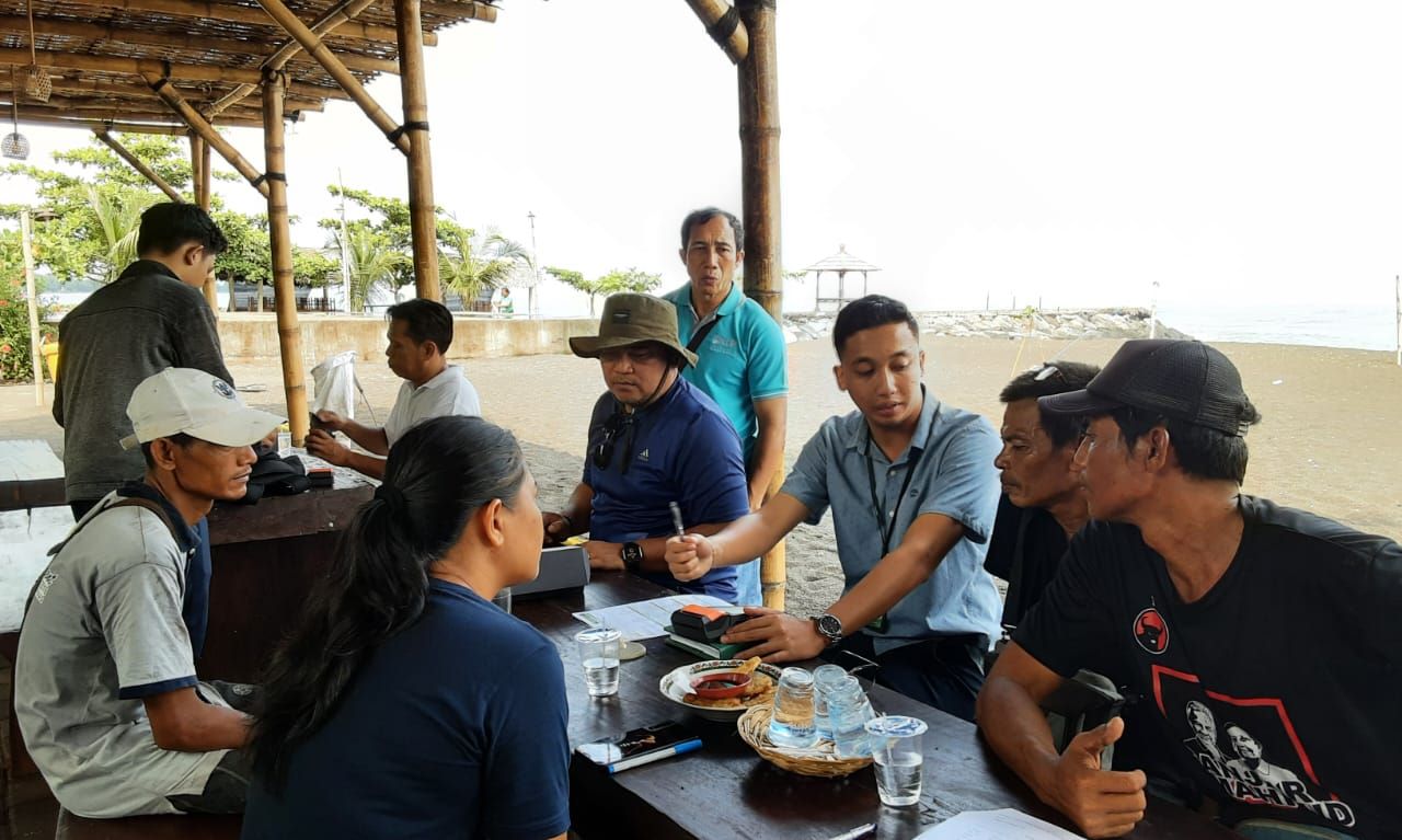 Penyerahan alat e-ticketing untuk destinasi wisata Pantai Giri Emas, Desa Giri Emas, Kecamatan Sawan, Kabupaten Buleleng, Bali.