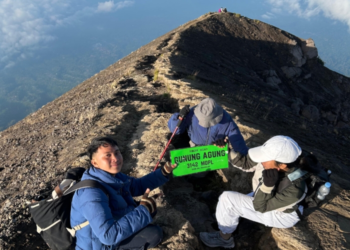 DITUTUP: Pendakian ke Gunung Agung akan ditutup sementara serangkaian IBTK di Pura Agung Besakih, Kecamatan Rendang, Karangasem.
