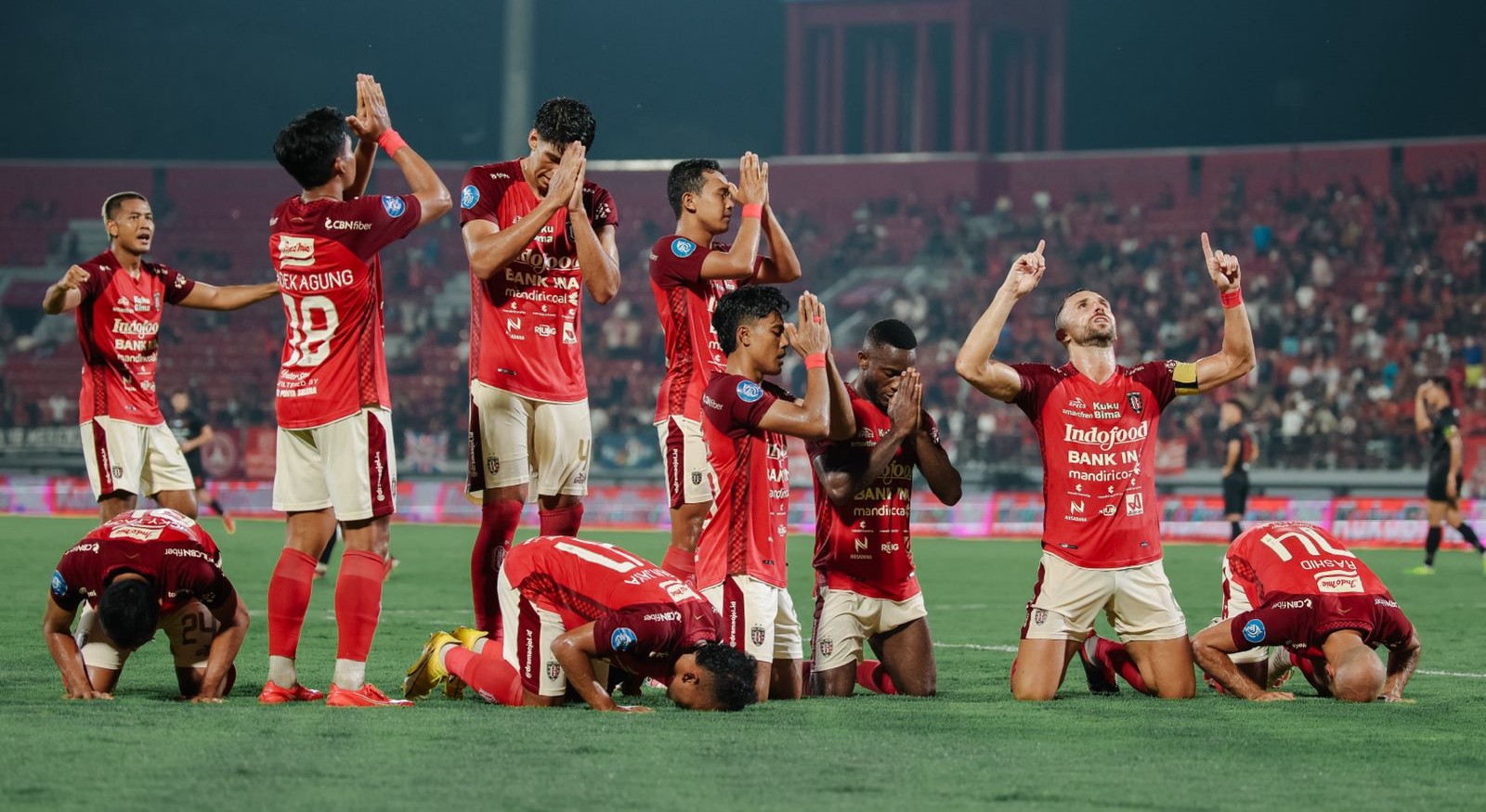 Bali United menuntaskan dendamnya atas Persis Solo. Lawannya itu dihajar dengan skor 3-2 pekan ke-26 Liga 1 Indonesia 2023/2024 di Stadion Kapten I Wayan Dipta, Gianyar, Kamis 29 Februari 2024.