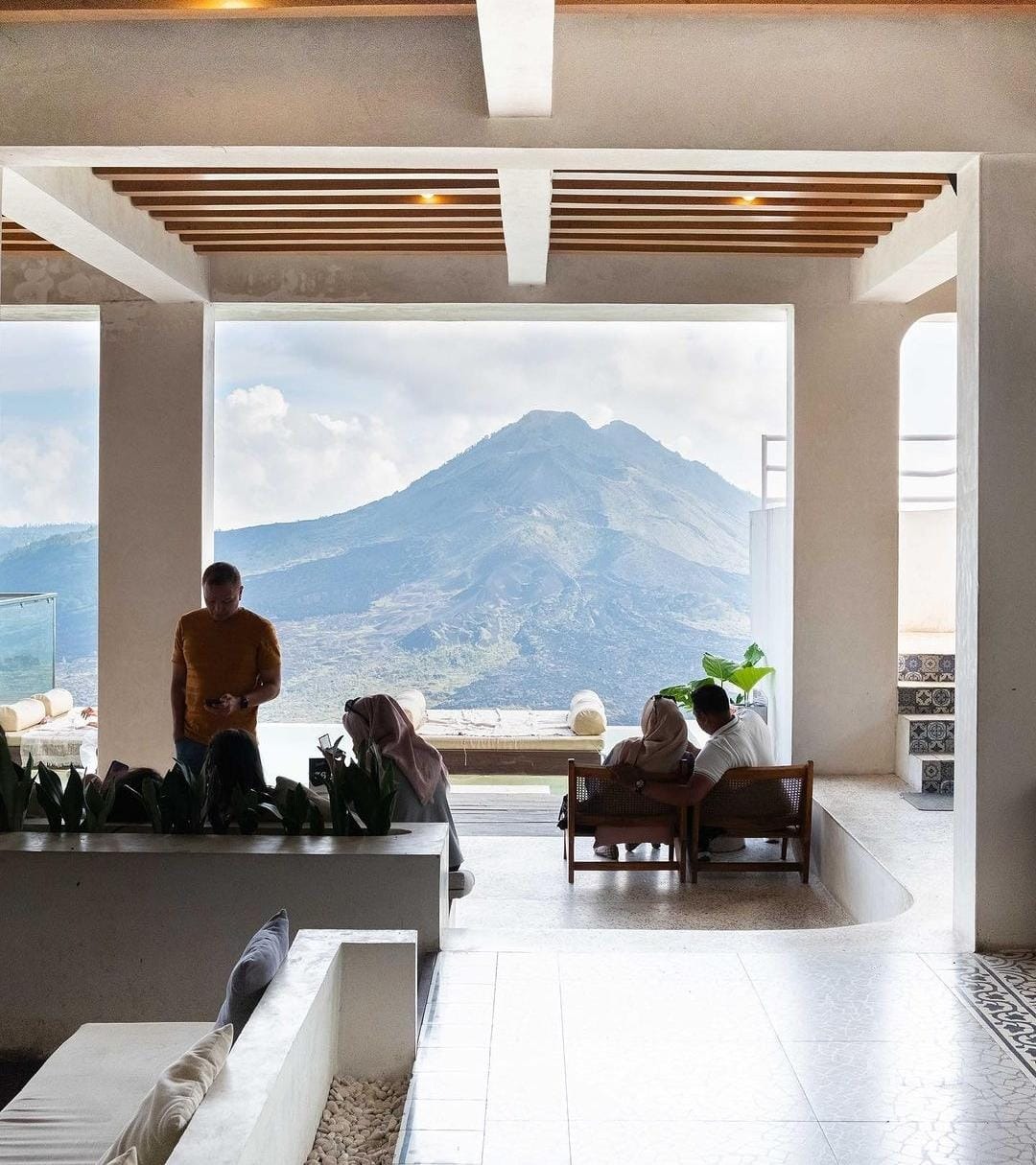 COZY: Paperhills Caf&eacute; berlokasi di Kintamani Bali. Menawarkan kuliner lezat di tengah pemandangan indah dan cozy.