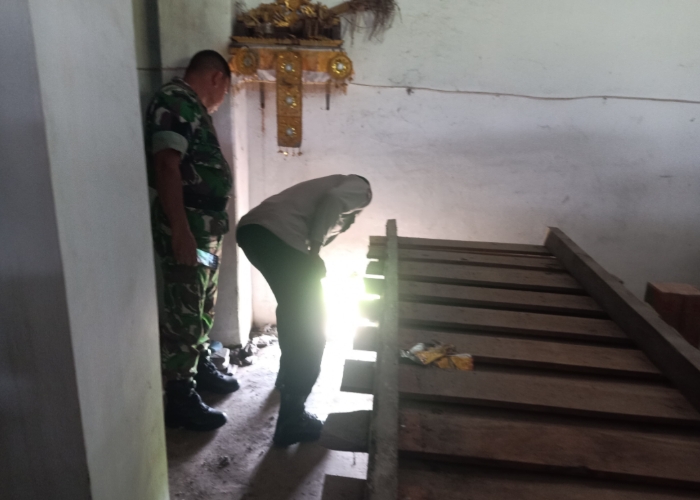 DIBOBOL : Gudang distributor makanan ringan yang terletak di Desa Baluk, Kecamatan Negara pasca dibobol maling, Senin (4/3)