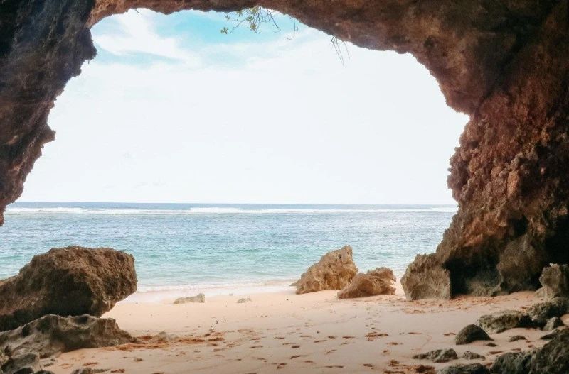 GUNUNG PAYUNG: Pantai Gunung Payung adalah salah satu pesona tersembunyi di Bali dengan keindahan alam yang memukau.