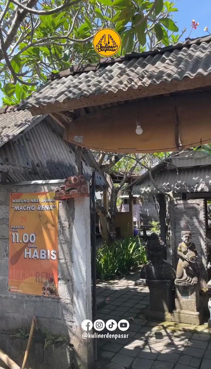 OLAHAN BABI: Nasi Lawar Machorena merupakan salah satu destinasi kuliner untuk pecinta olahan babi.