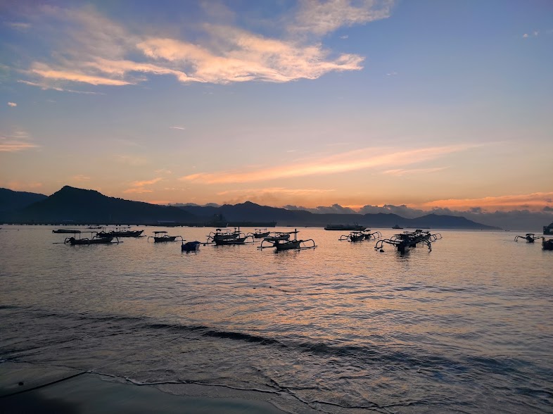 LABUHAN AMUK: Tak ada biaya masuk ke Pantai Labuhan Amuk di Karangasem, Bali, tapi wisatawan wajib taat aturan ini.