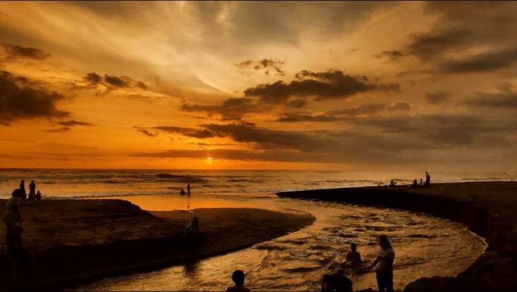 Salah satu pantai terbaik untuk menikmati sunset di Tabanan