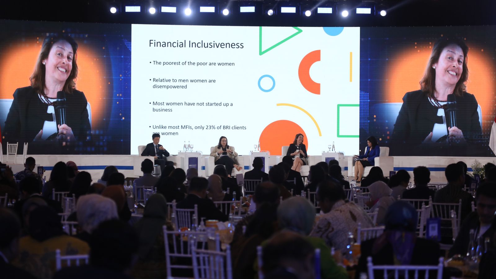 APRESIASI: Research Affiliate at Harvard University Beatriz Armendariz saat berbicara pada BRI Microfinance Outlook 2024 di Jakarta, 7 Maret 2024.