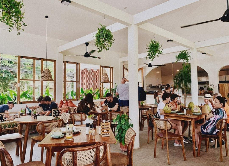 707 Cafe & Bistro Suguhkan Pengalaman Kuliner dengan View Sawah yang Asri dan Sejuk
