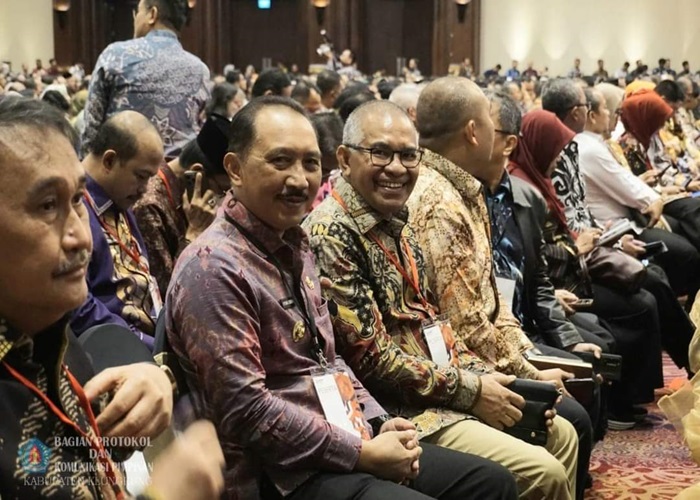 RAKOR : Pj Bupati Klungkung I Nyoman Jendrika didampingi Kepala BKPSDM Kabupaten Klungkung, Ida Bagus Wirawan Adi Putra usai mengikuti Rapat Koordinasi (Rakor) Persiapan Pengadaan ASN di Jakarta.