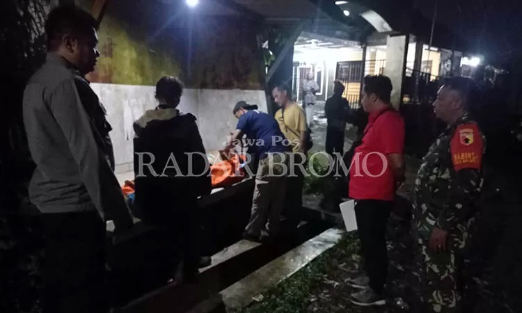 MENINGGAL: Budiyanto, 40, warga Kelurahan Dukuh Setro, Kecamatan Tambaksari, Kota Surabaya ditemukan meninggal di pondokan, MInggu (10/3). (istimewa)