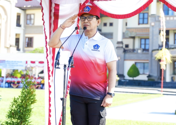 PEMBUKAAN: Sekda Adi Arnawa membuka secara resmi Porsenijar Kabupaten Badung tahun 2024 di Lapangan Puspem Badung, Selasa (19/3).