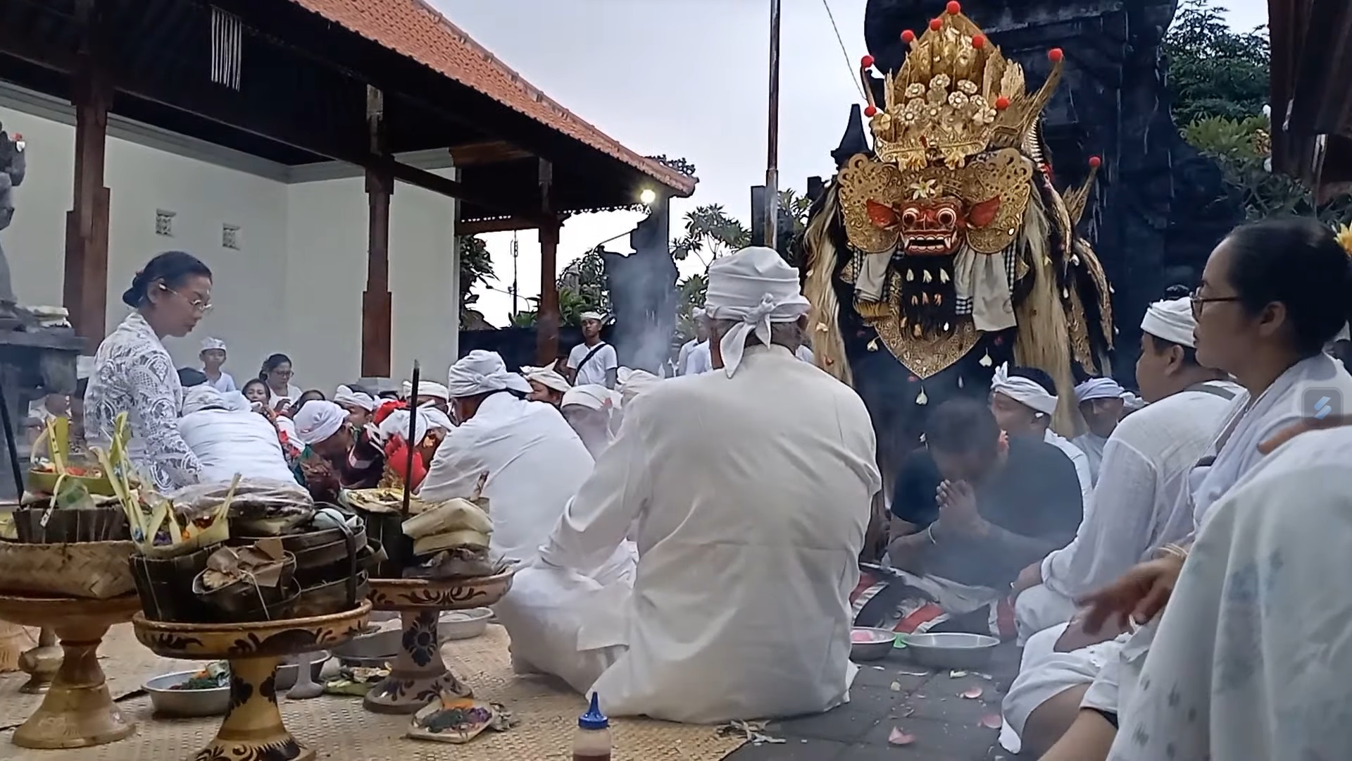 Tradisi Mepajar serangkaian menetralisir energi negatif, Desa Adat Sumerta, Denpasar (ist)